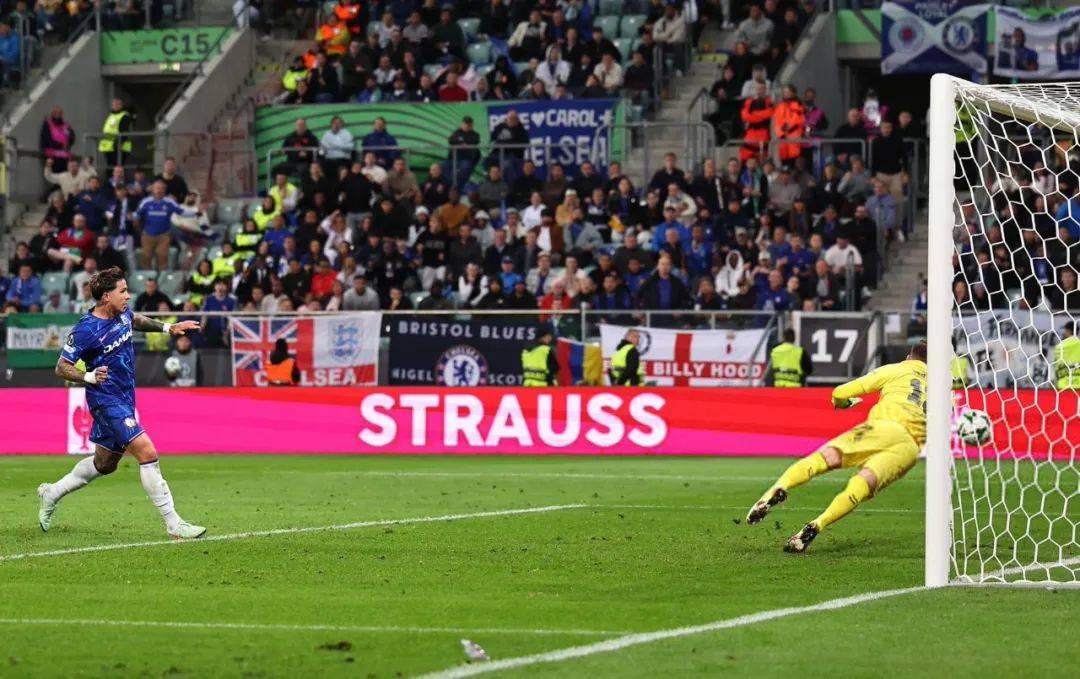 关于加时末段武汉三镇备战欧篮联，造点机会细节曝光，赛场秩序良好，临场指挥获称赞的信息